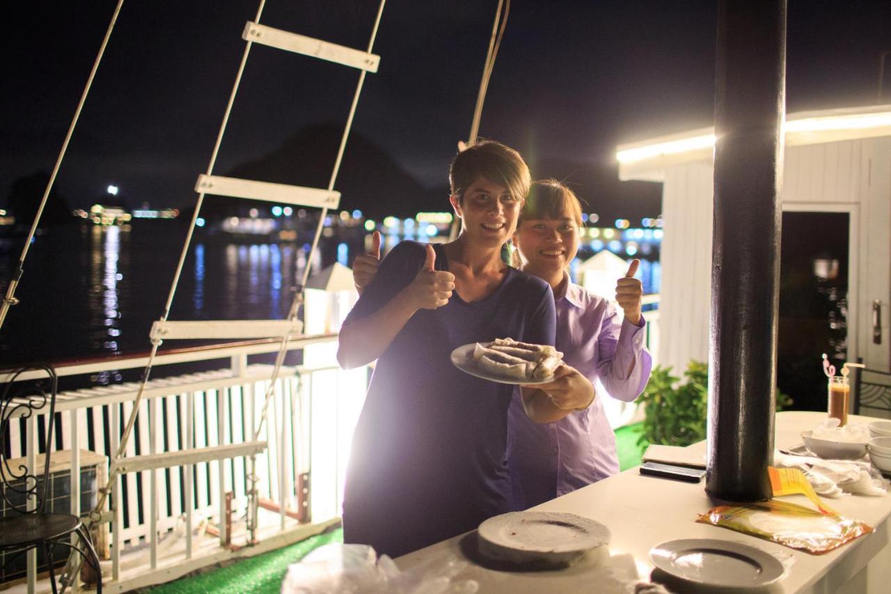 Hotel Charm Boutique Cruise Hạ Long Exterior foto