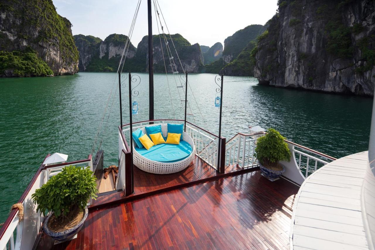 Hotel Charm Boutique Cruise Hạ Long Exterior foto