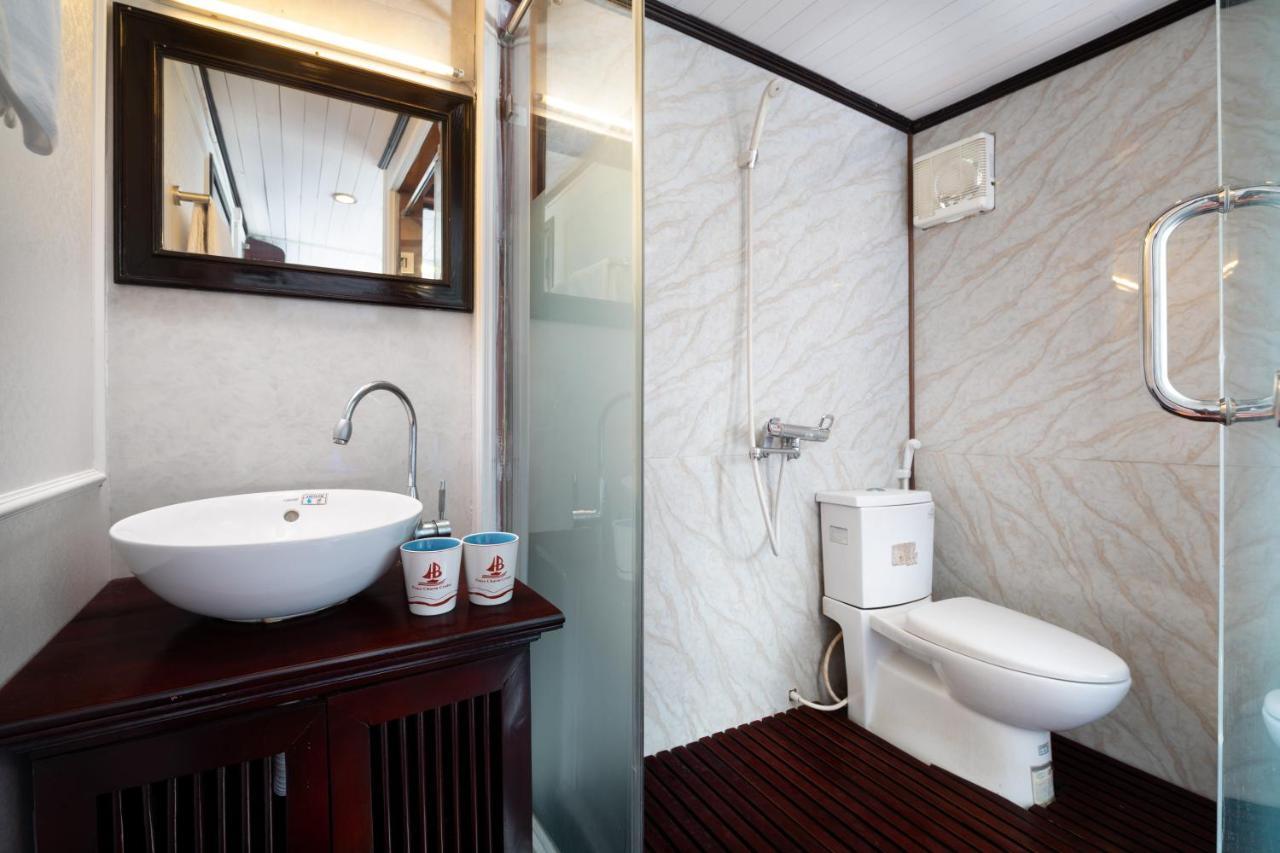 Hotel Charm Boutique Cruise Hạ Long Exterior foto