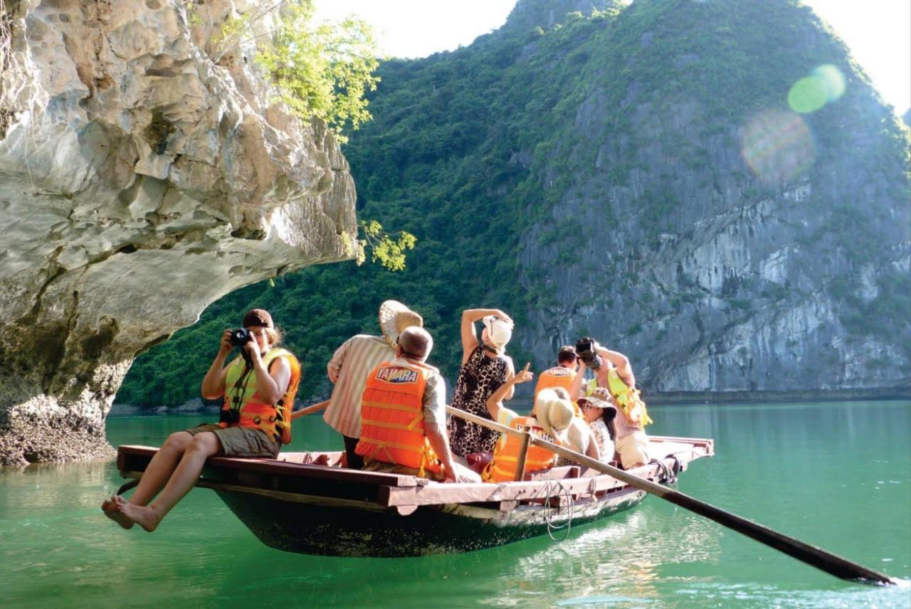 Hotel Charm Boutique Cruise Hạ Long Exterior foto